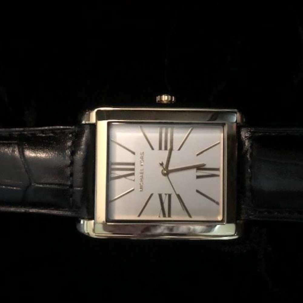 Michael Kors Large black leather & Gold Watch